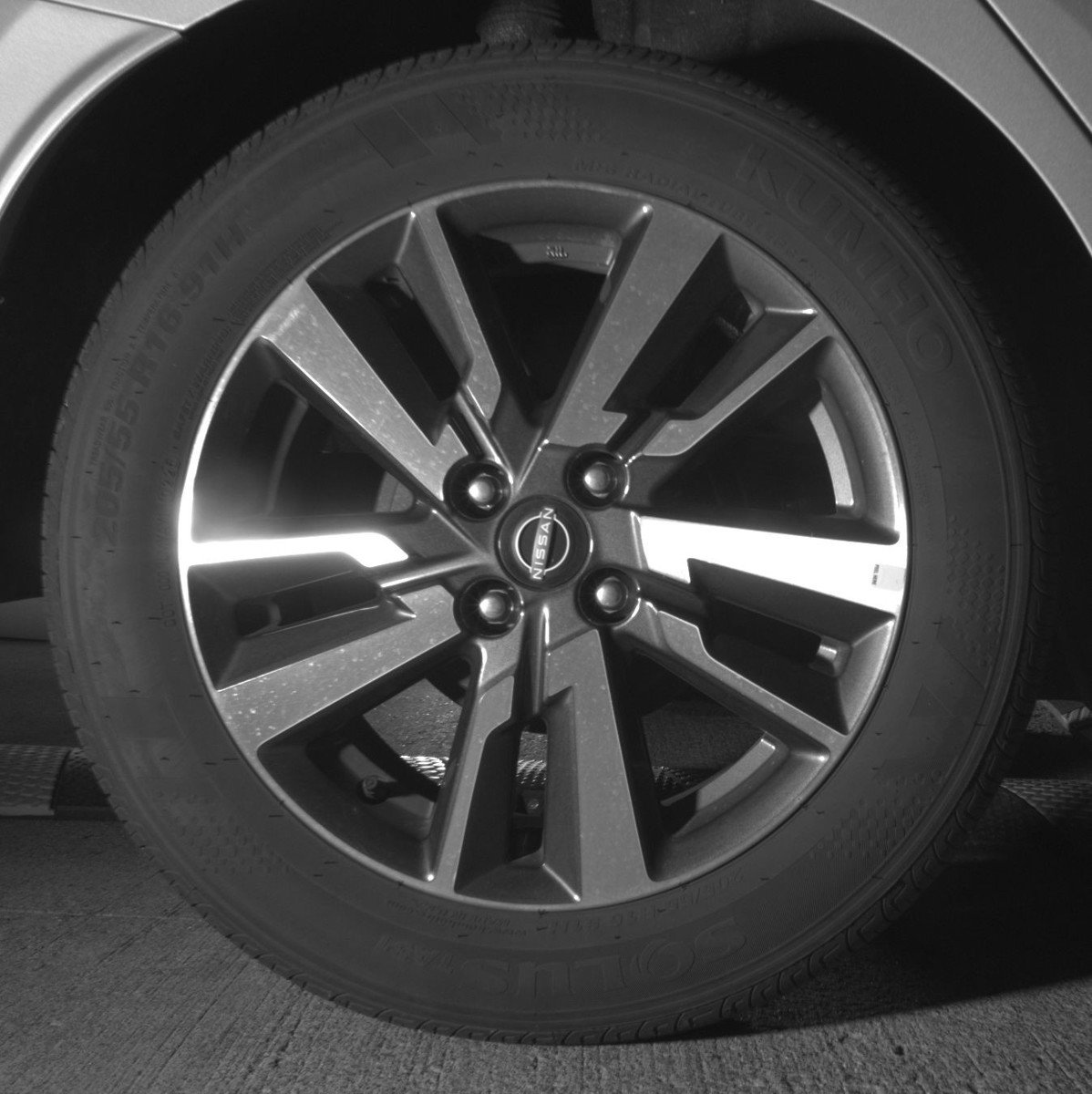 Used 2025 Nissan Versa SV image 15