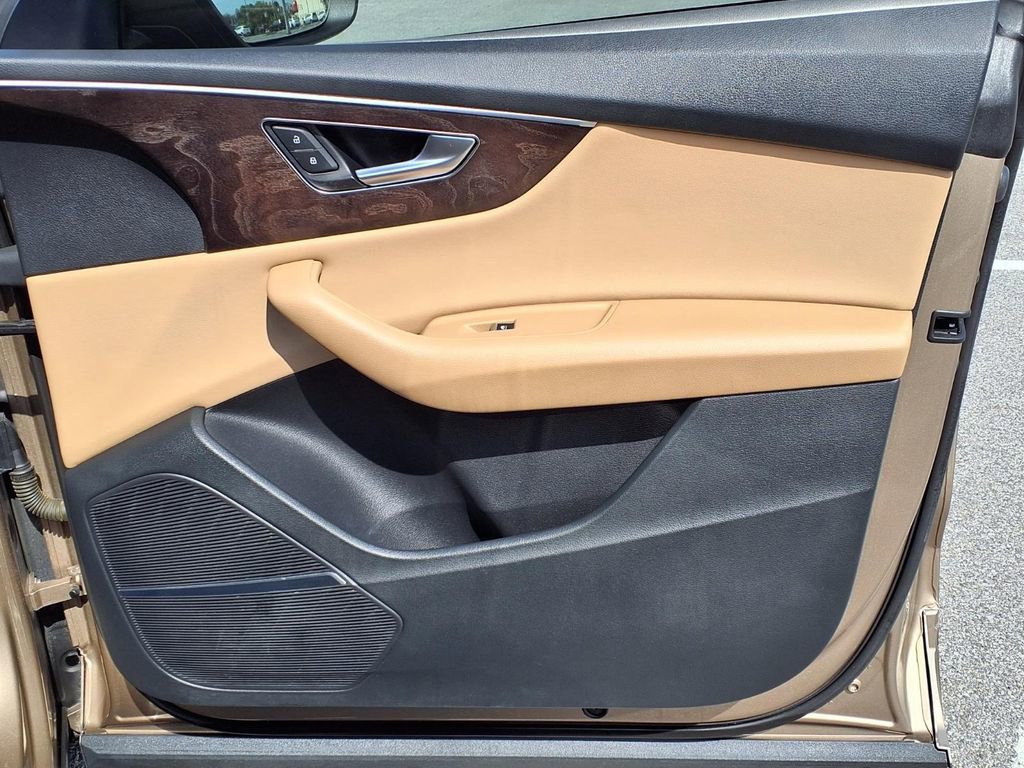 Used 2019 Audi Q8 Premium Plus AWD/4WD image 16