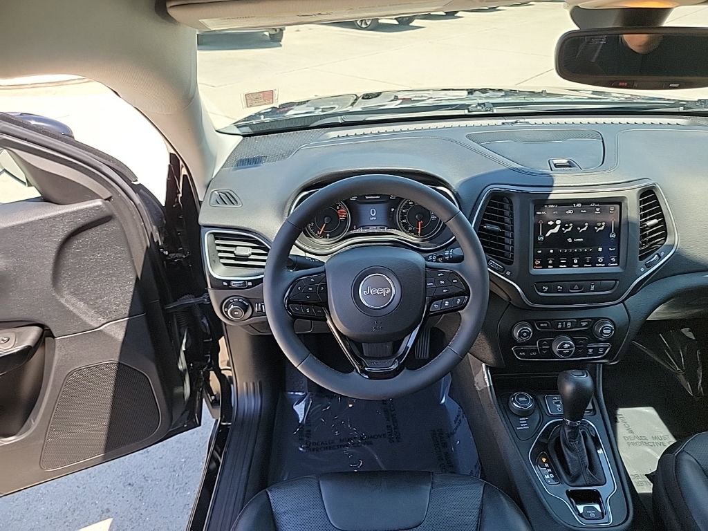 Used 2023 Jeep Cherokee Altitude Lux image 18