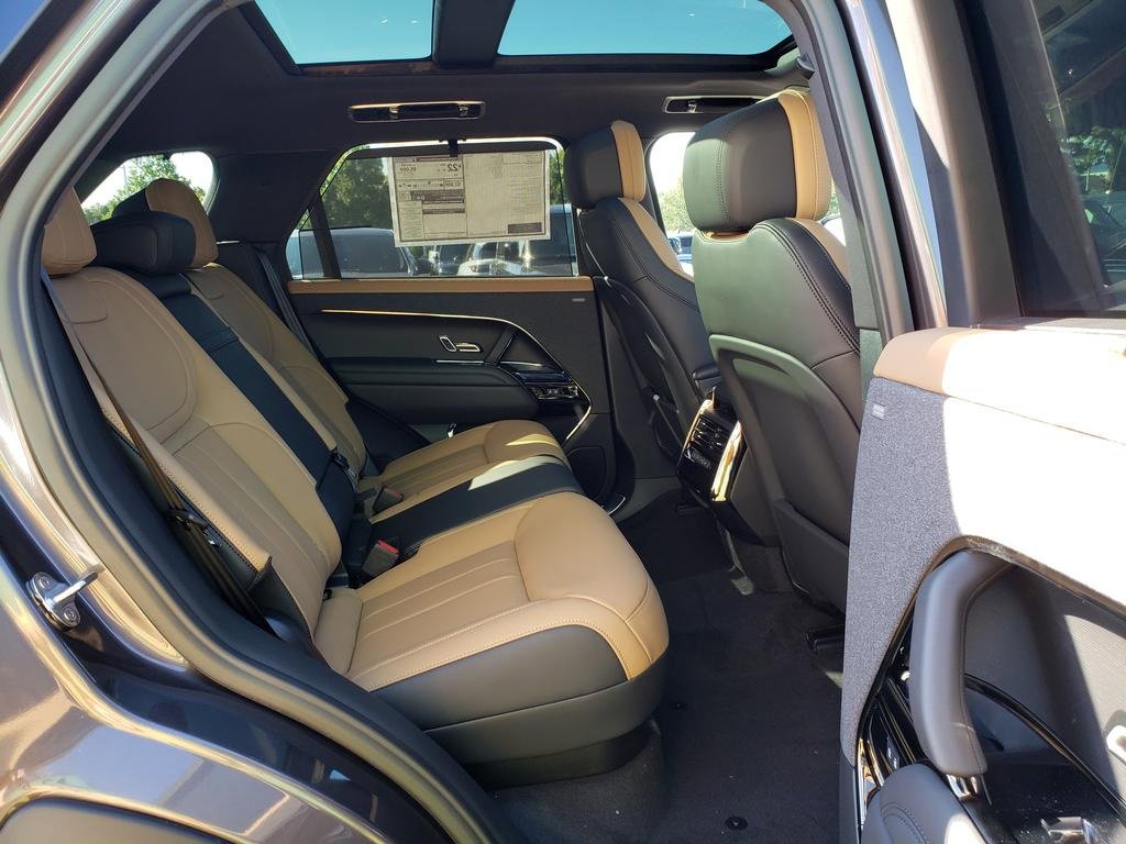 New 2025 Land Rover Range Rover Sport Dynamic SE image 15