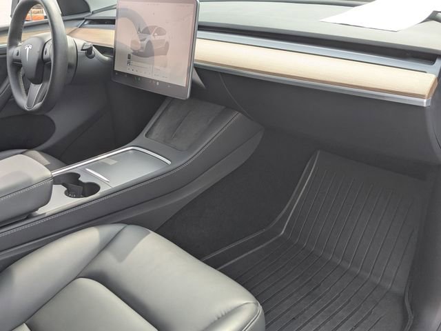 Used 2024 Tesla Model Y Performance image 25