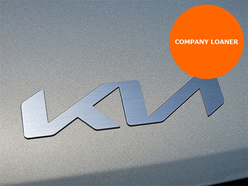Used 2025 Kia Carnival SX Prestige image 31