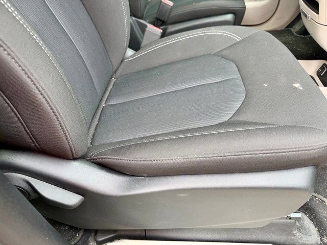 Used 2023 Chrysler Voyager LX FWD image 21