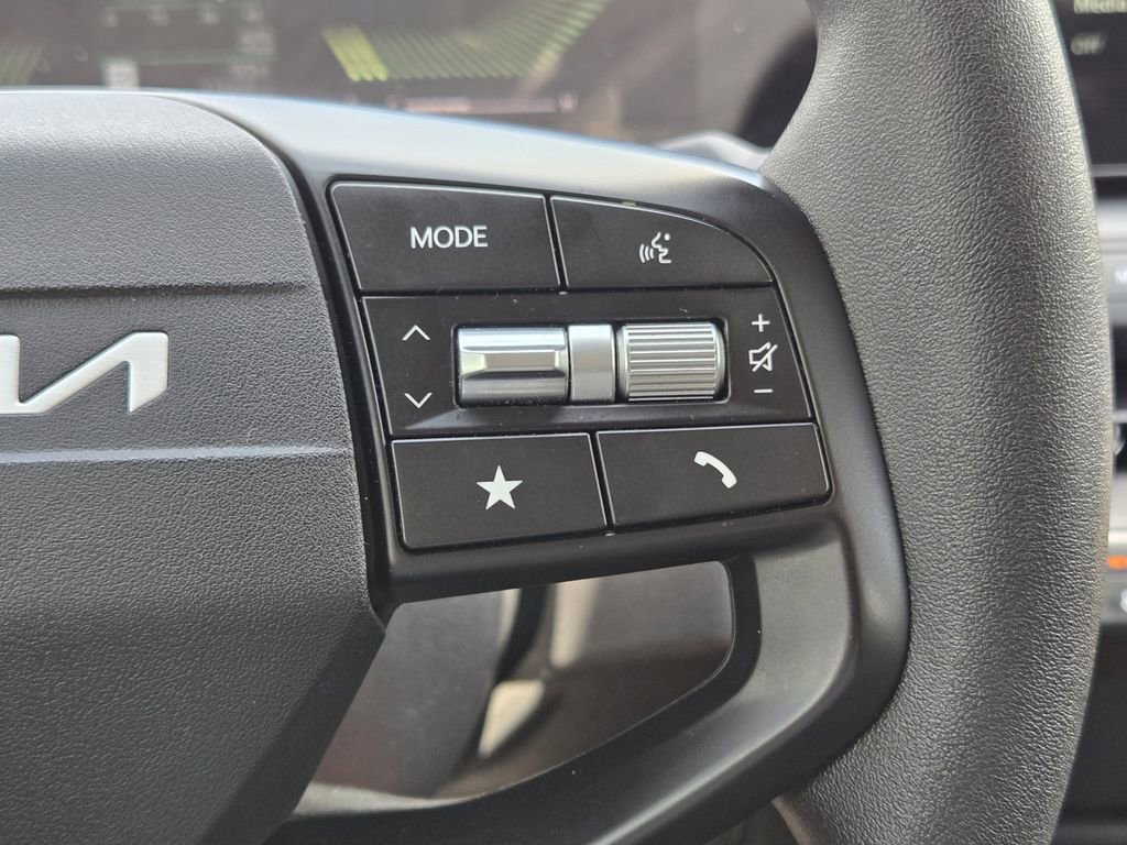 Certified 2025 Kia K4 FWD image 28