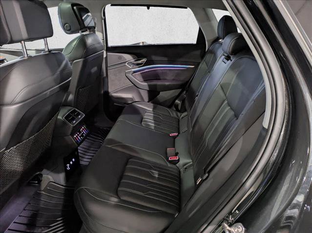 Used 2019 Audi e-tron Prestige image 24