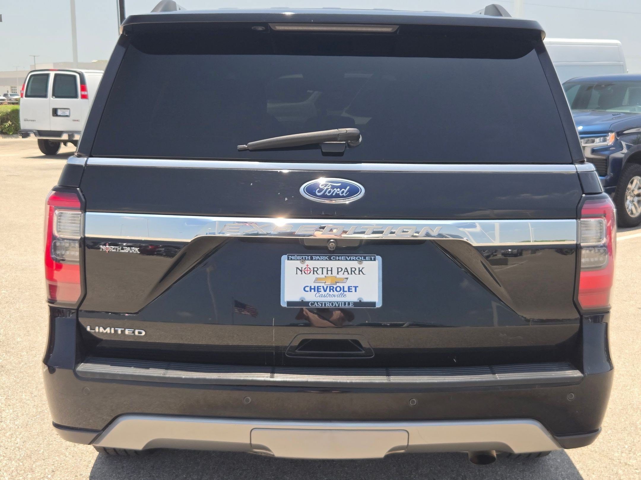 Used 2018 Ford Expedition Limited w/ Driver Assistance Package RWD image 4