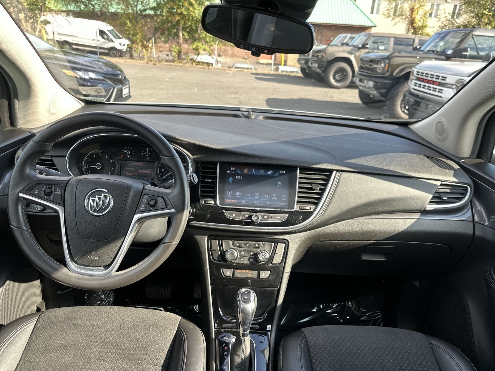 Used 2021 Buick Encore Preferred w/ Safety Package FWD image 23