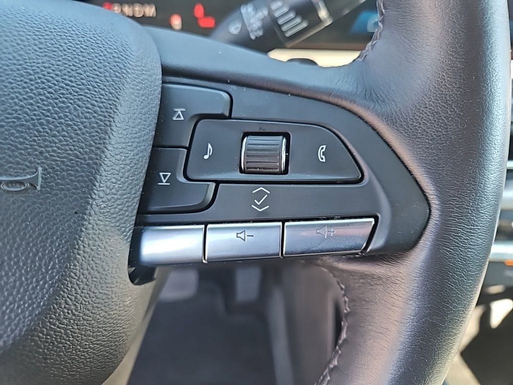 Used 2025 Cadillac XT4 Premium Luxury image 20