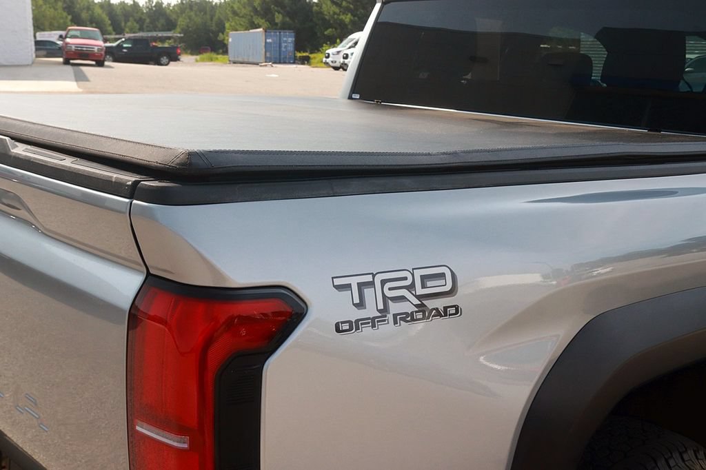 Used 2025 Toyota Tacoma TRD Off-Road AWD/4WD image 9