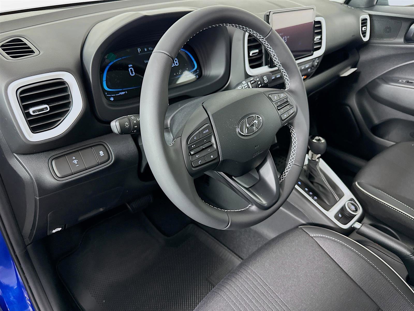 New 2025 Hyundai Venue Limited image 9