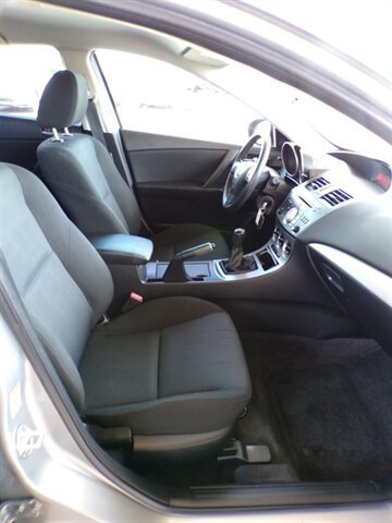 Used 2011 MAZDA MAZDA3 i Touring FWD image 23