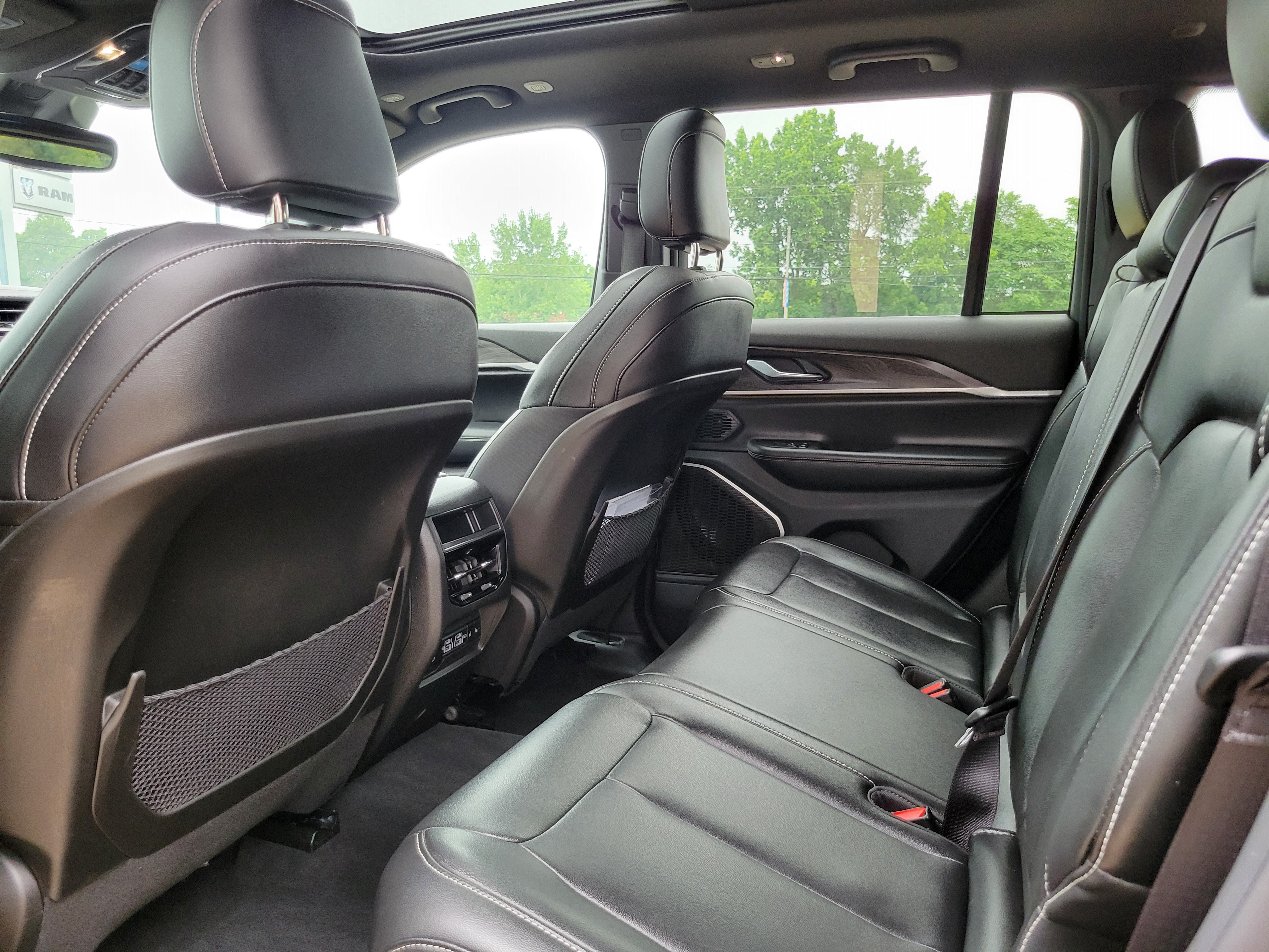 Used 2024 Jeep Grand Cherokee Limited 4xe AWD/4WD image 18