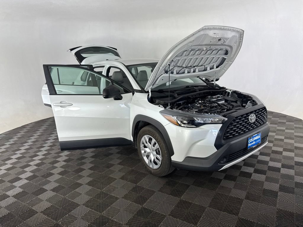 Used 2023 Toyota Corolla Cross L AWD/4WD image 13