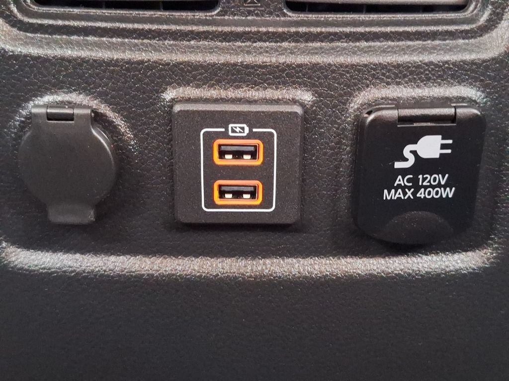 Used 2021 Nissan Titan SV w/ SV Convenience Package AWD/4WD image 19