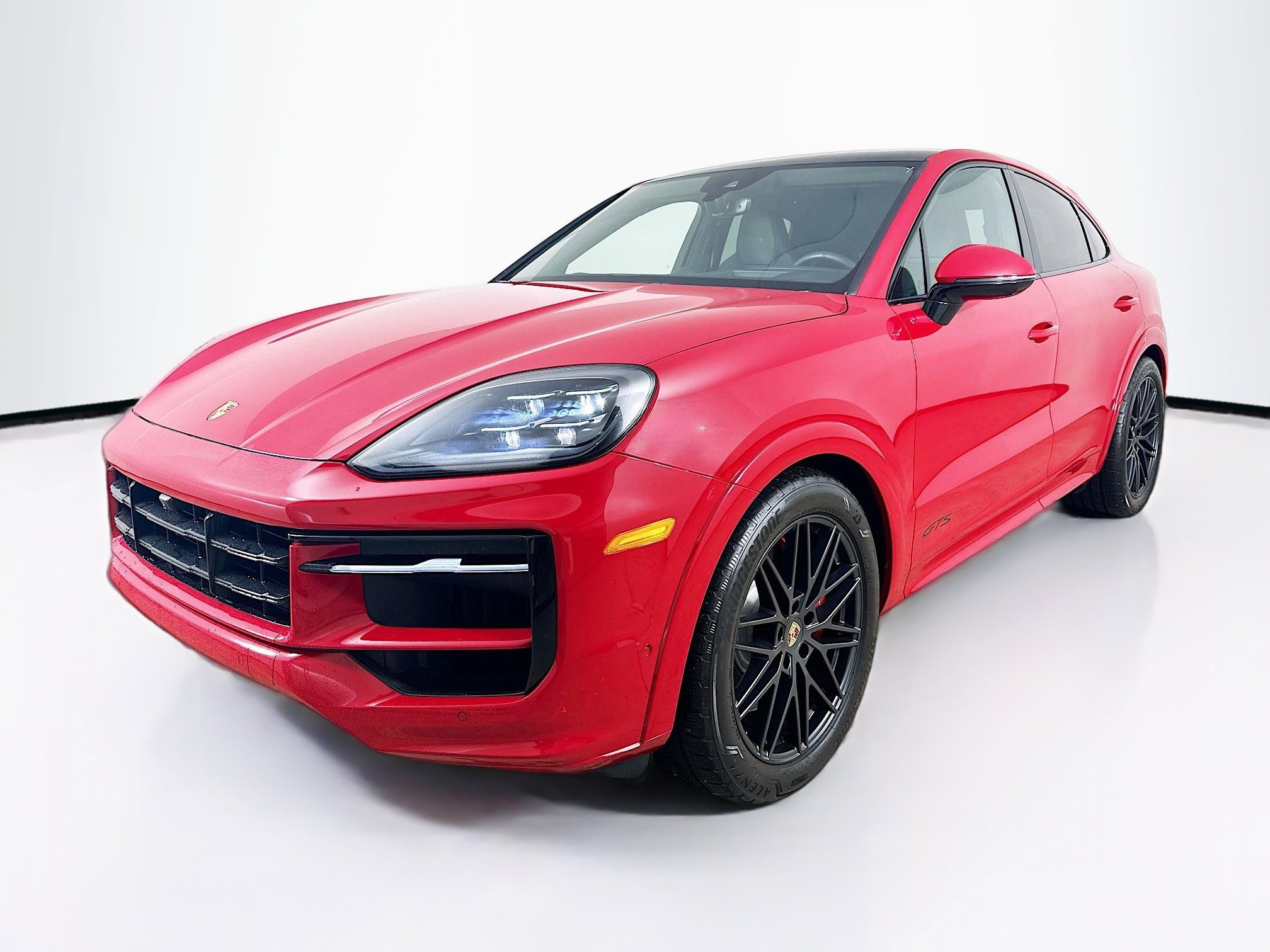 Used 2025 Porsche Cayenne GTS image 1