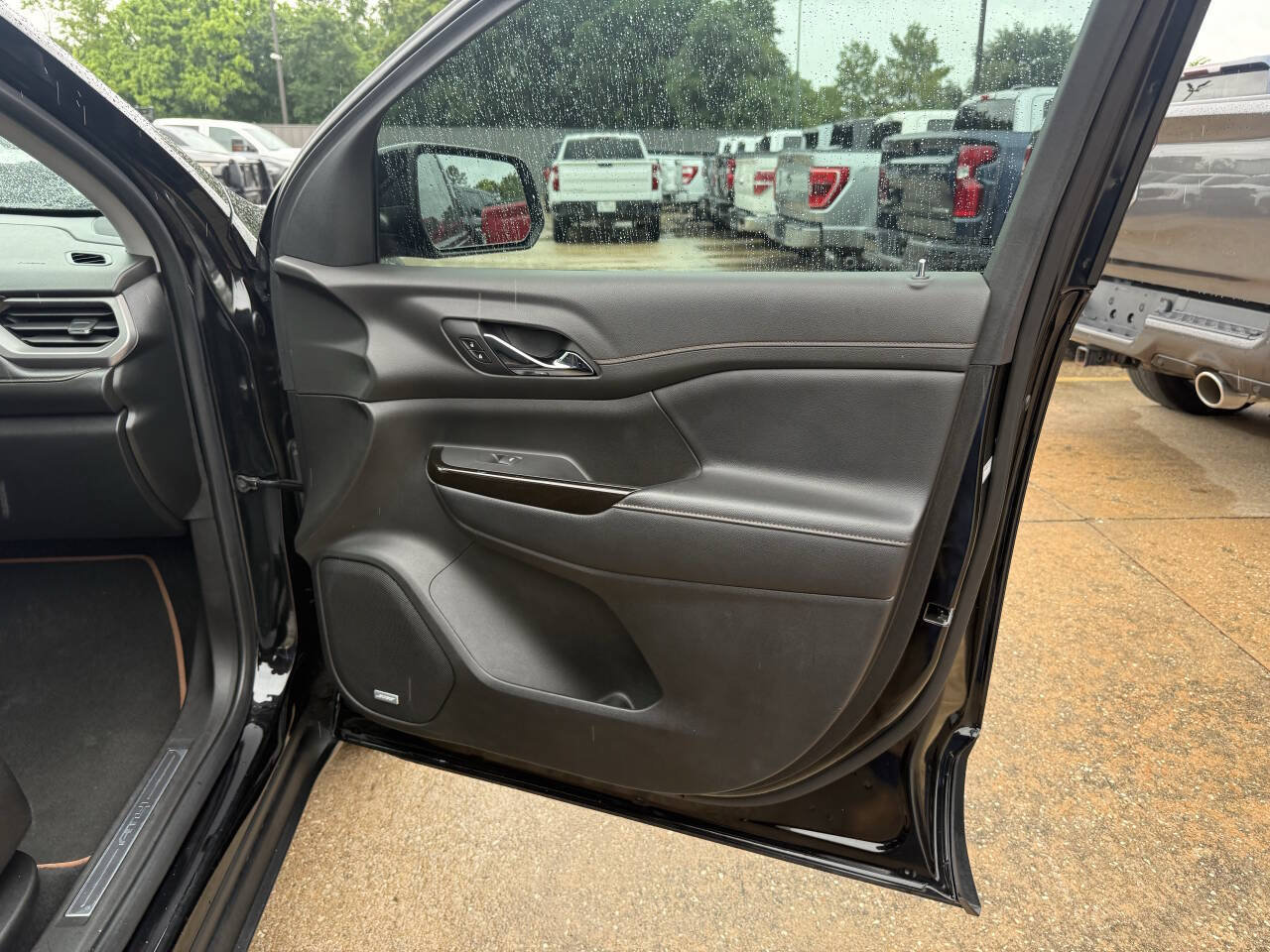 Used 2020 GMC Acadia AT4 w/ GMC Pro Grade Package AWD/4WD image 11