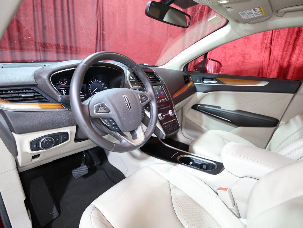 Used 2019 Lincoln MKC Select w/ Select Plus Package FWD image 11