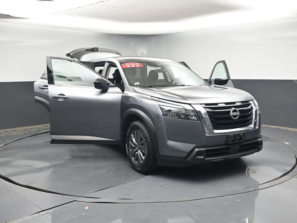 Used 2024 Nissan Pathfinder S AWD/4WD image 47