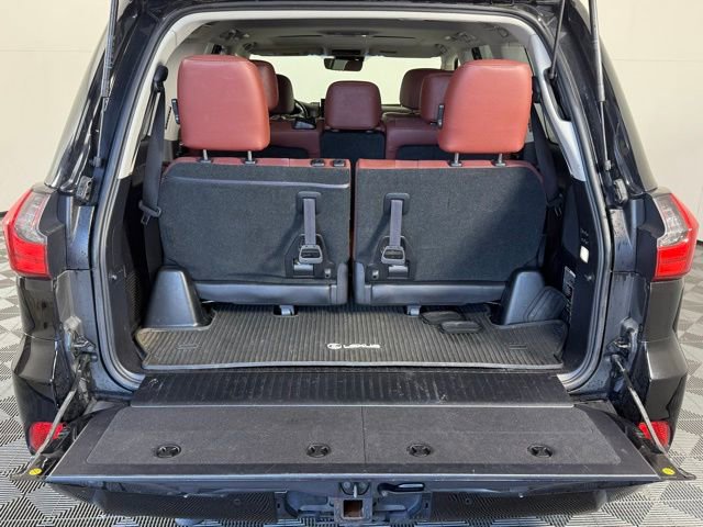 Used 2021 Lexus LX 570 4WD w/ 3rd Row & Luxury Pkg image 17