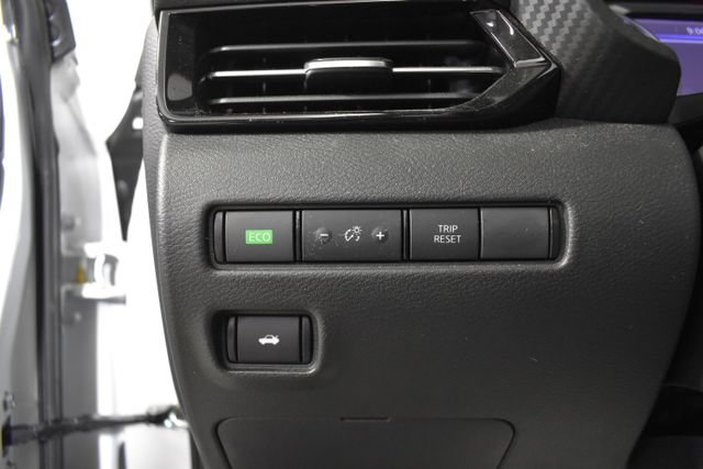 Certified 2025 Nissan Sentra SR w/ SR Premium Package FWD image 15