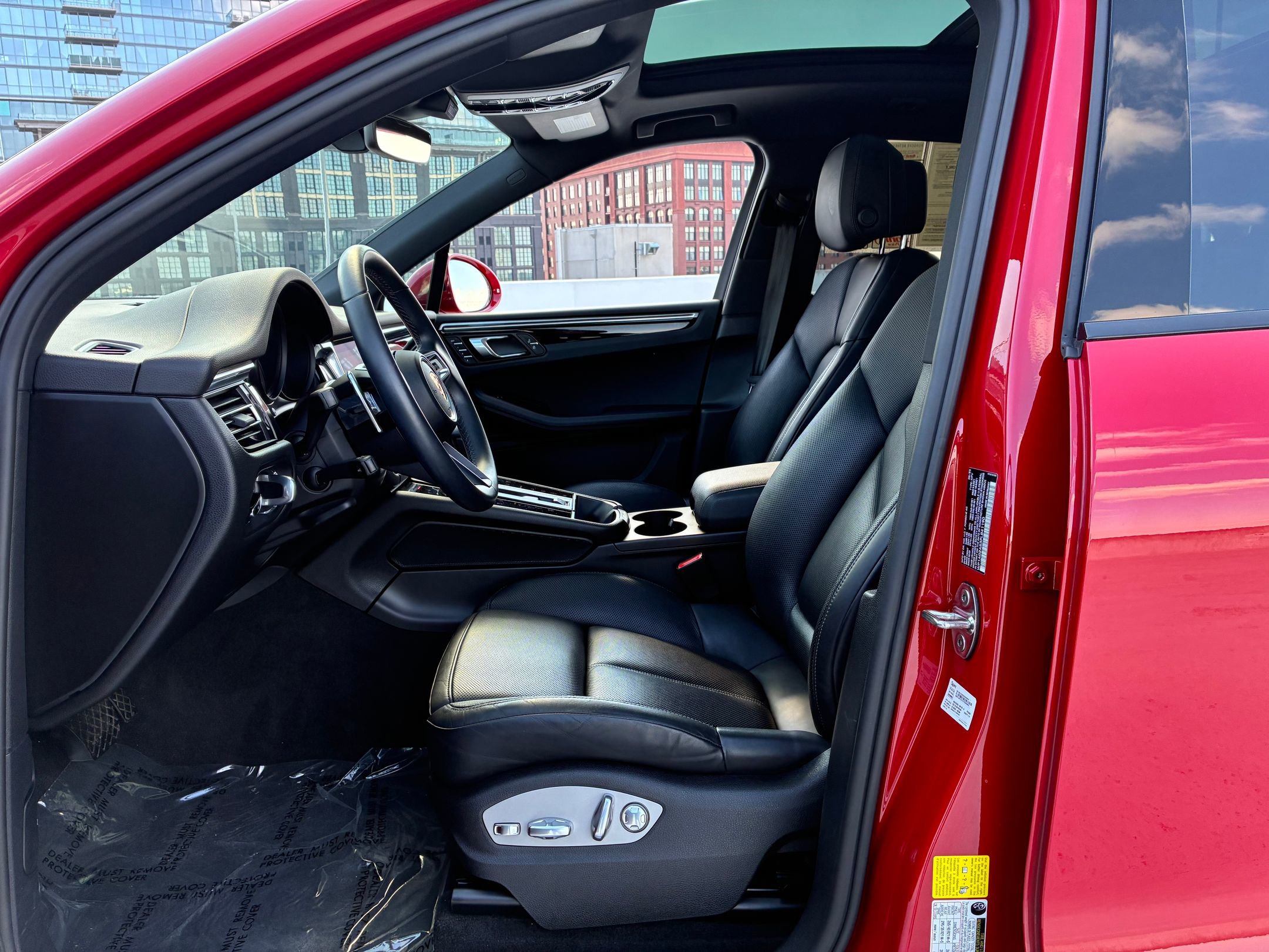 Certified 2023 Porsche Macan S image 5