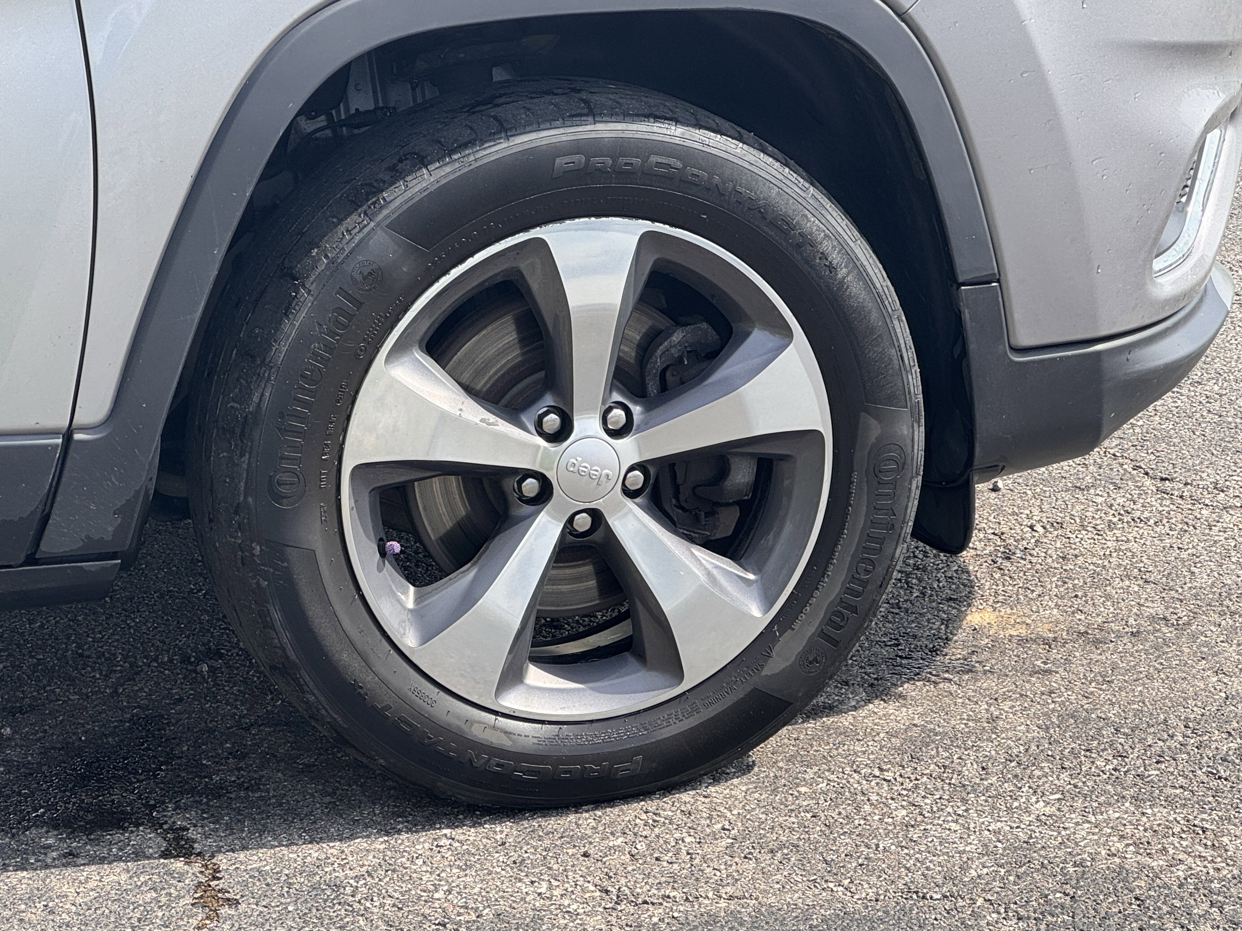 Used 2020 Jeep Cherokee Limited image 4