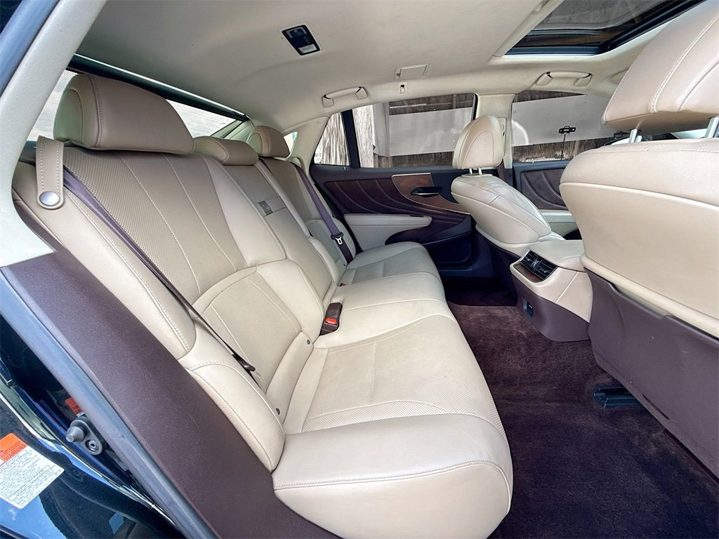 Used 2019 Lexus LS 500 image 32