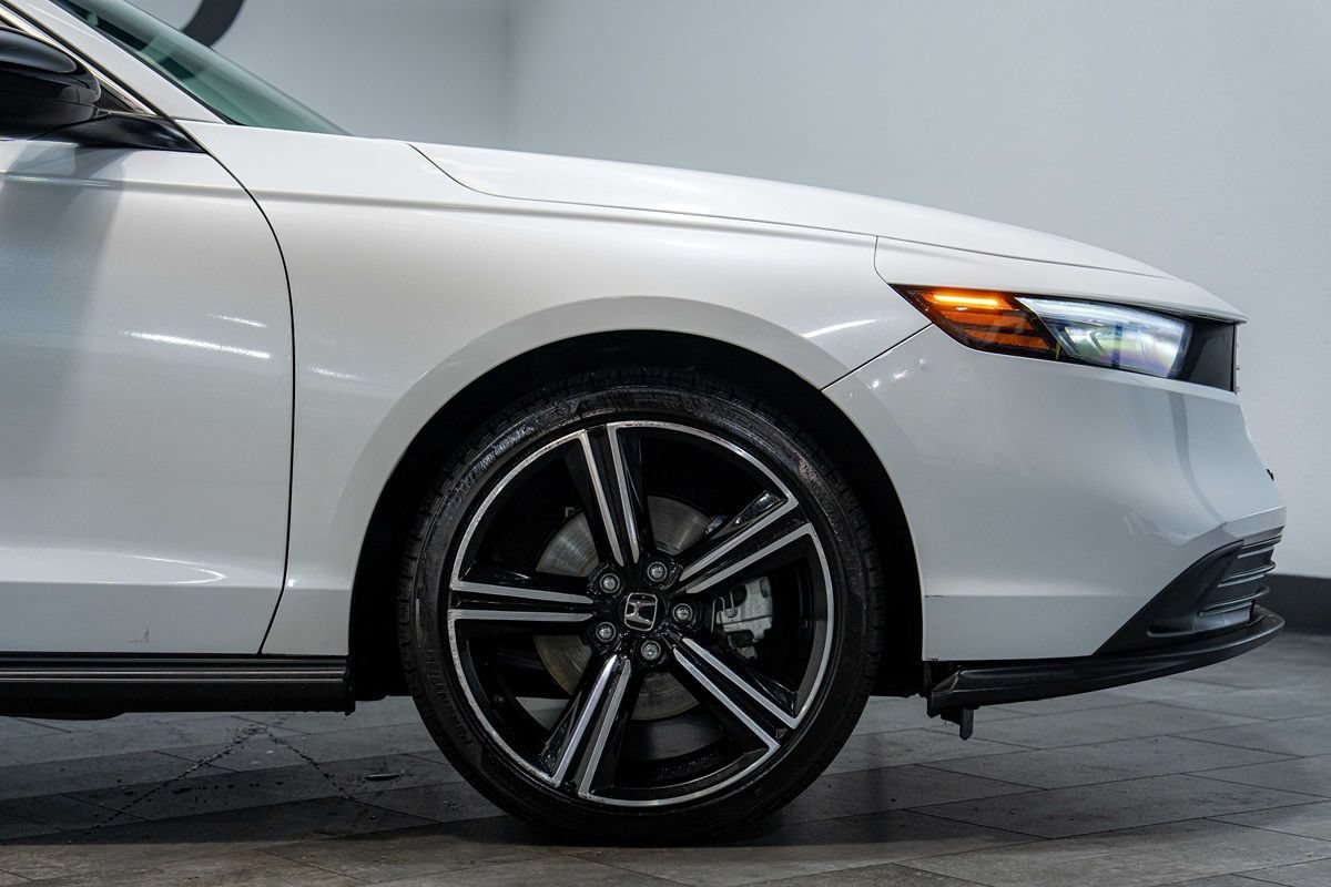 Used 2025 Honda Accord Sport image 9