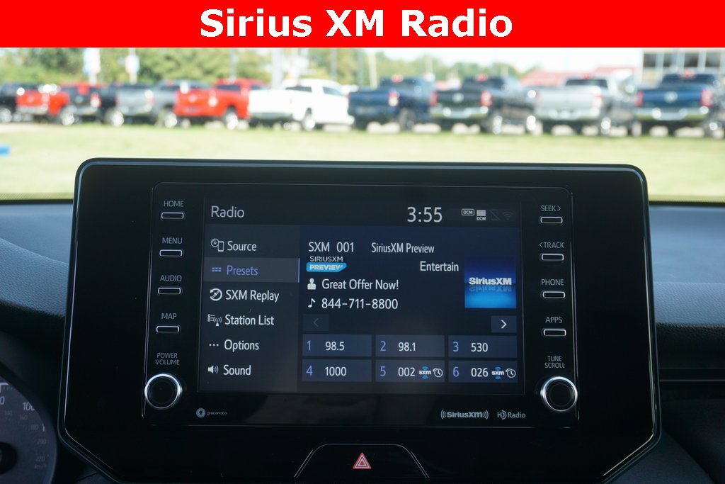 Certified 2022 Toyota Venza LE image 9