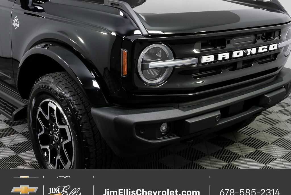 Used 2025 Ford Bronco Outer Banks image 36