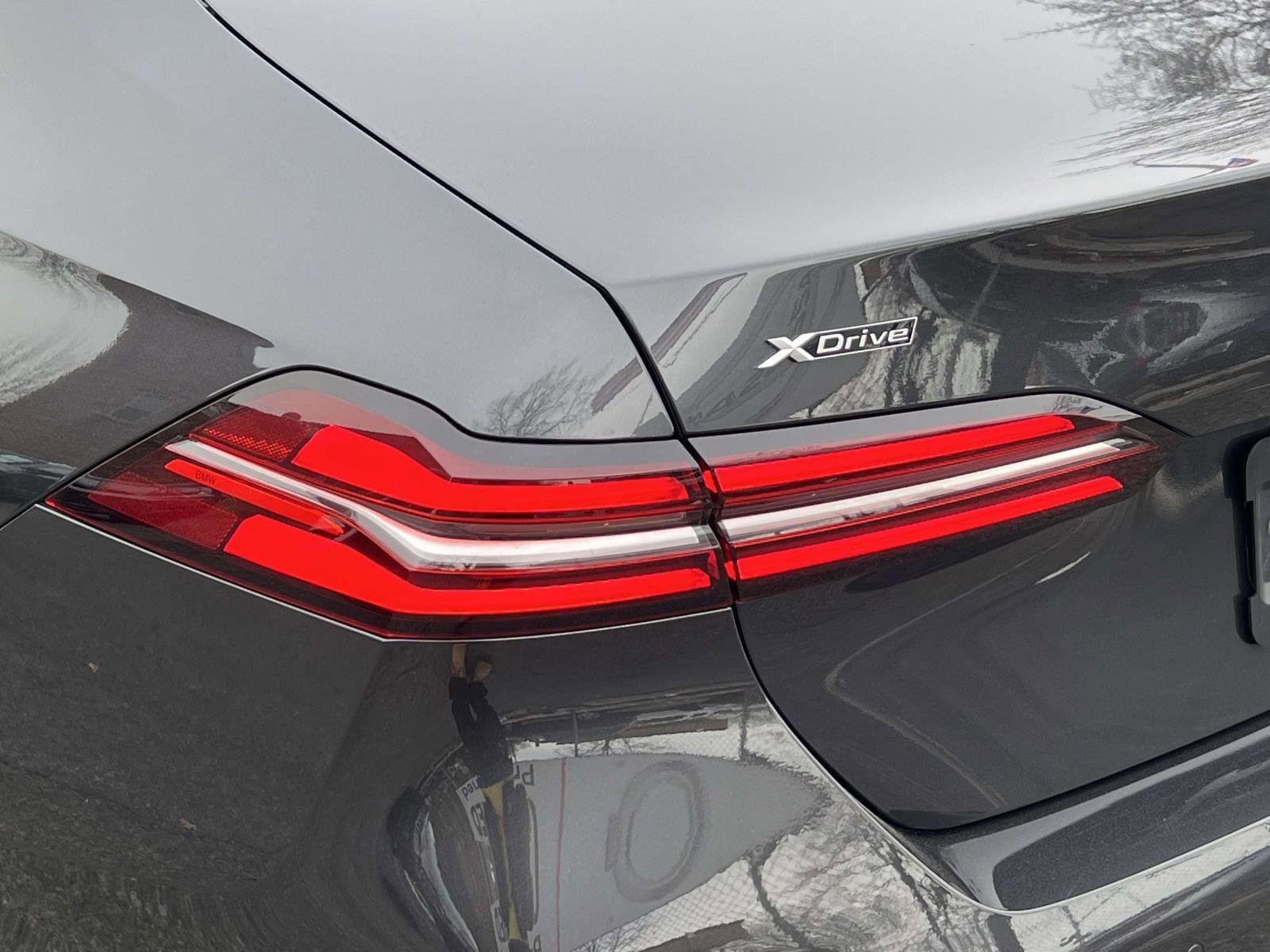 Used 2024 BMW 530i xDrive w/ Premium Package image 12