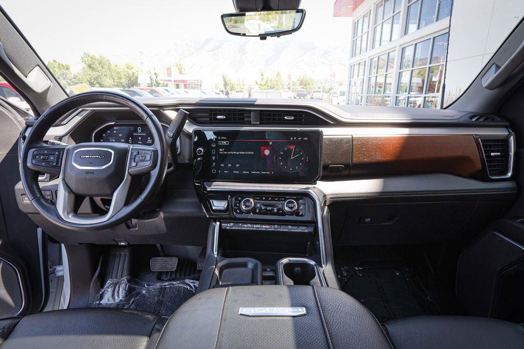Used 2024 GMC Sierra 3500 Denali w/ Denali Reserve Package image 17