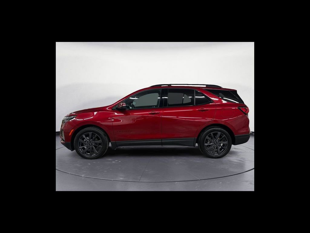 Used 2022 Chevrolet Equinox RS w/ Infotainment Package image 3