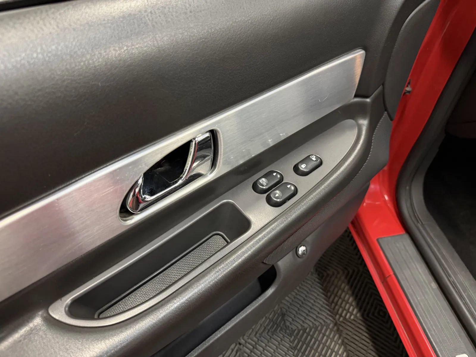 Used 2002 Ford Thunderbird image 30
