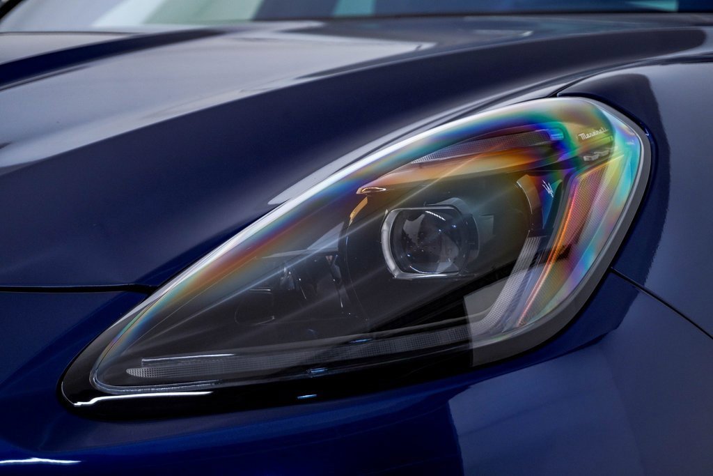 Certified 2025 Maserati Grecale Folgore image 7