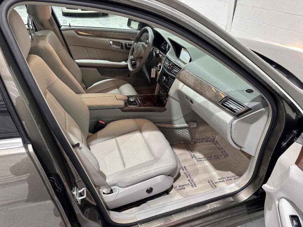 Used 2011 Mercedes-Benz E 350 Sedan image 48