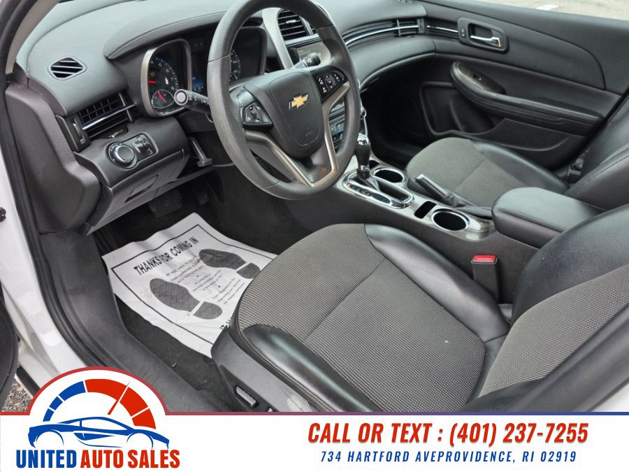 Used 2016 Chevrolet Malibu LT w/ Power Convenience Package FWD image 9