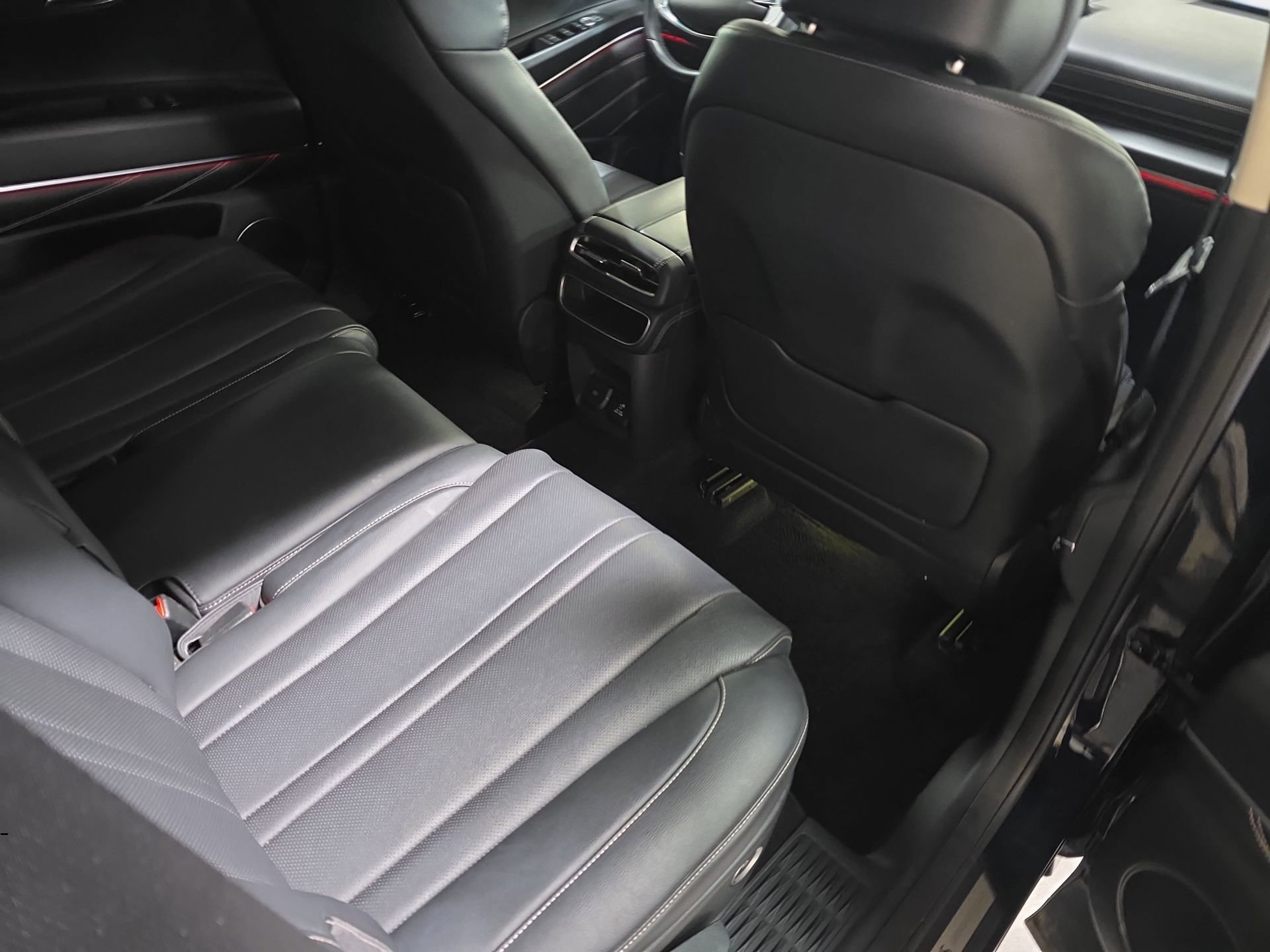Used 2024 Genesis GV80 2.5T AWD/4WD image 11