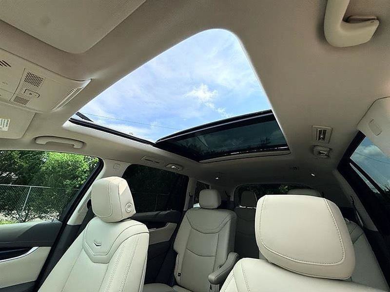 Used 2022 Cadillac XT6 Premium Luxury w/ Technology Package FWD image 51