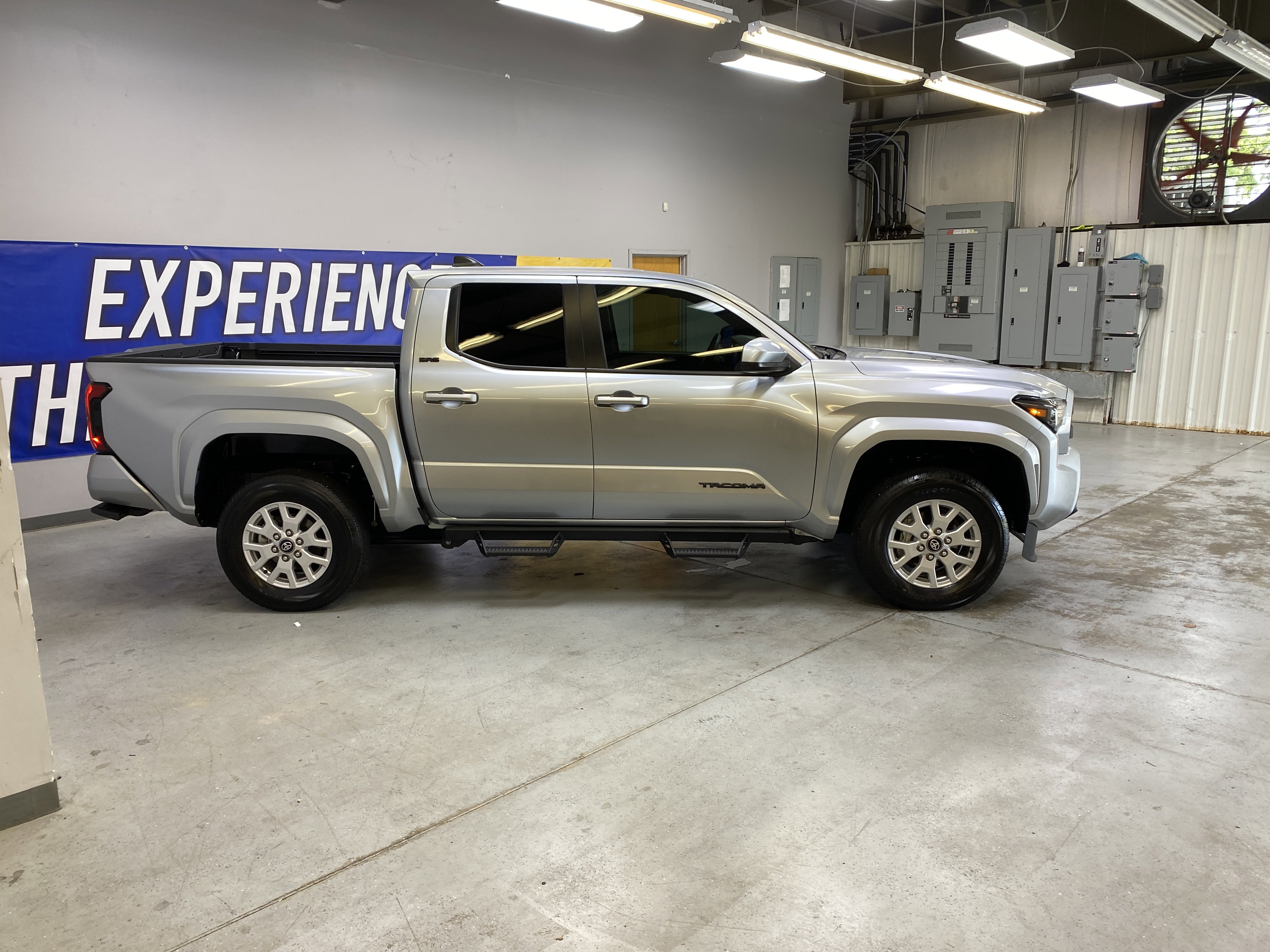 Used 2025 Toyota Tacoma SR5 image 8