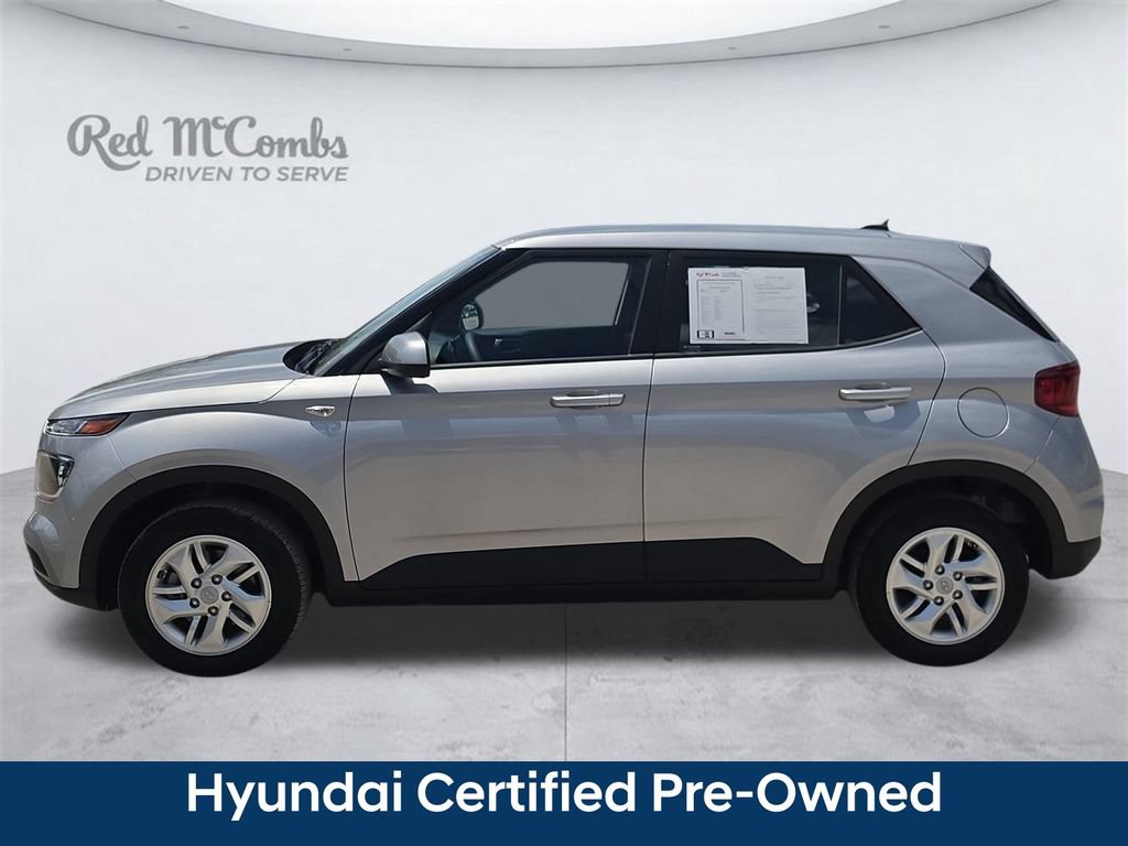Certified 2025 Hyundai Venue SE FWD image 2