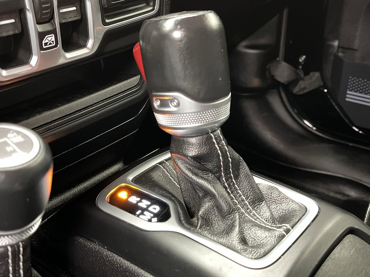 Used 2018 Jeep Wrangler Unlimited Sahara image 22