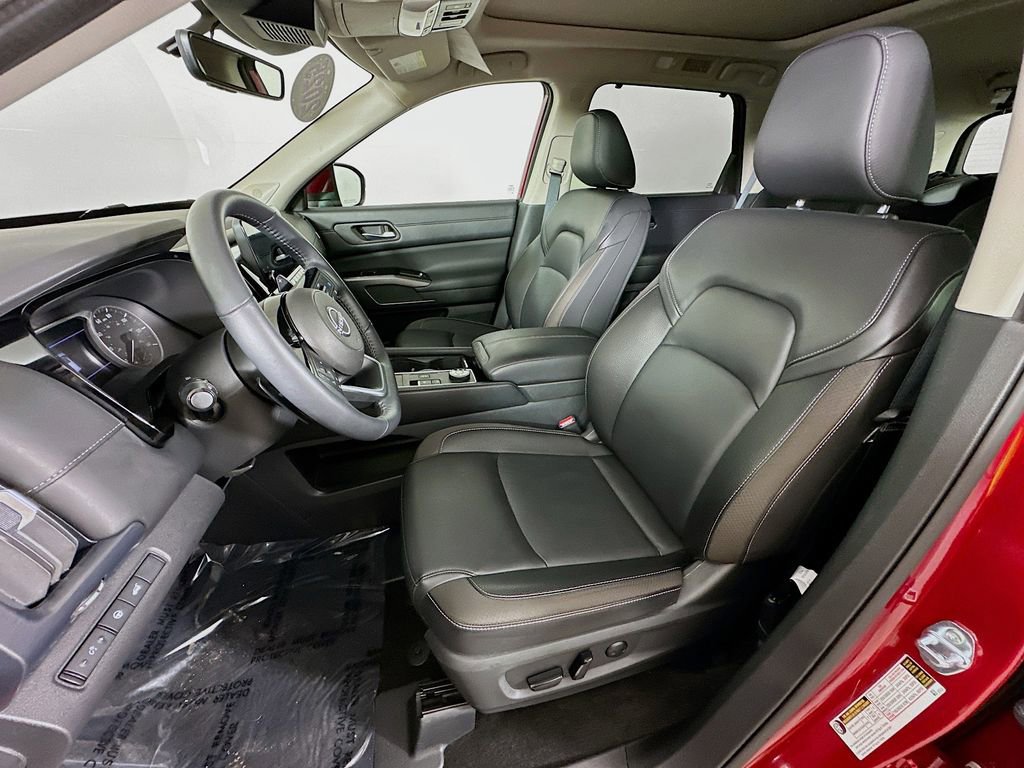 Certified 2025 Nissan Pathfinder SL w/ SL Premium Package image 31