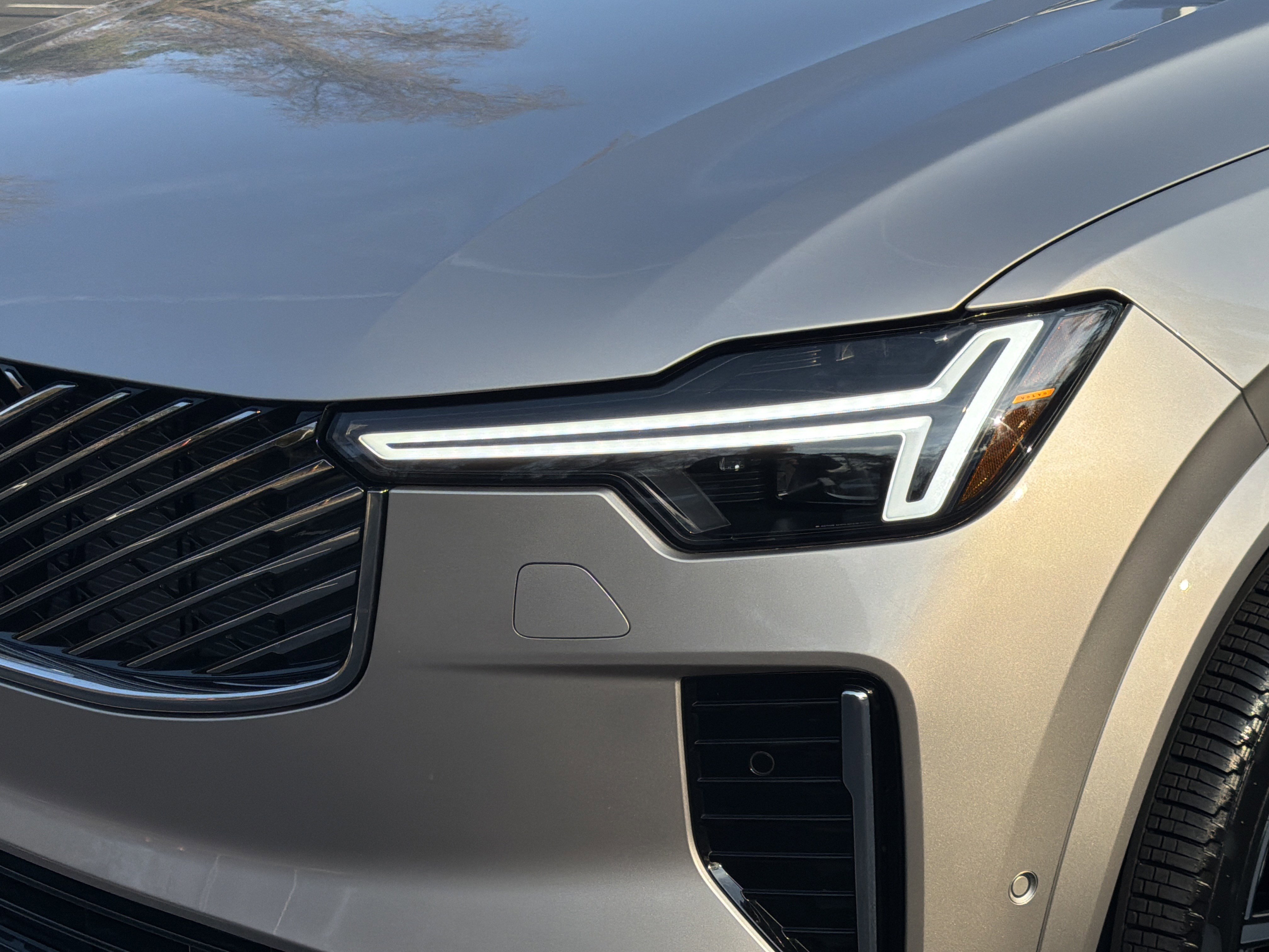 Used 2026 Volvo XC90 T8 Plus w/ Protection Package Premier image 6