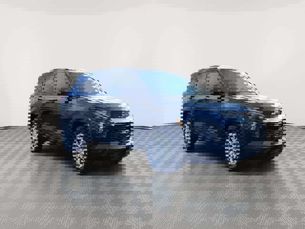 Used 2023 Chevrolet TrailBlazer LS image 2