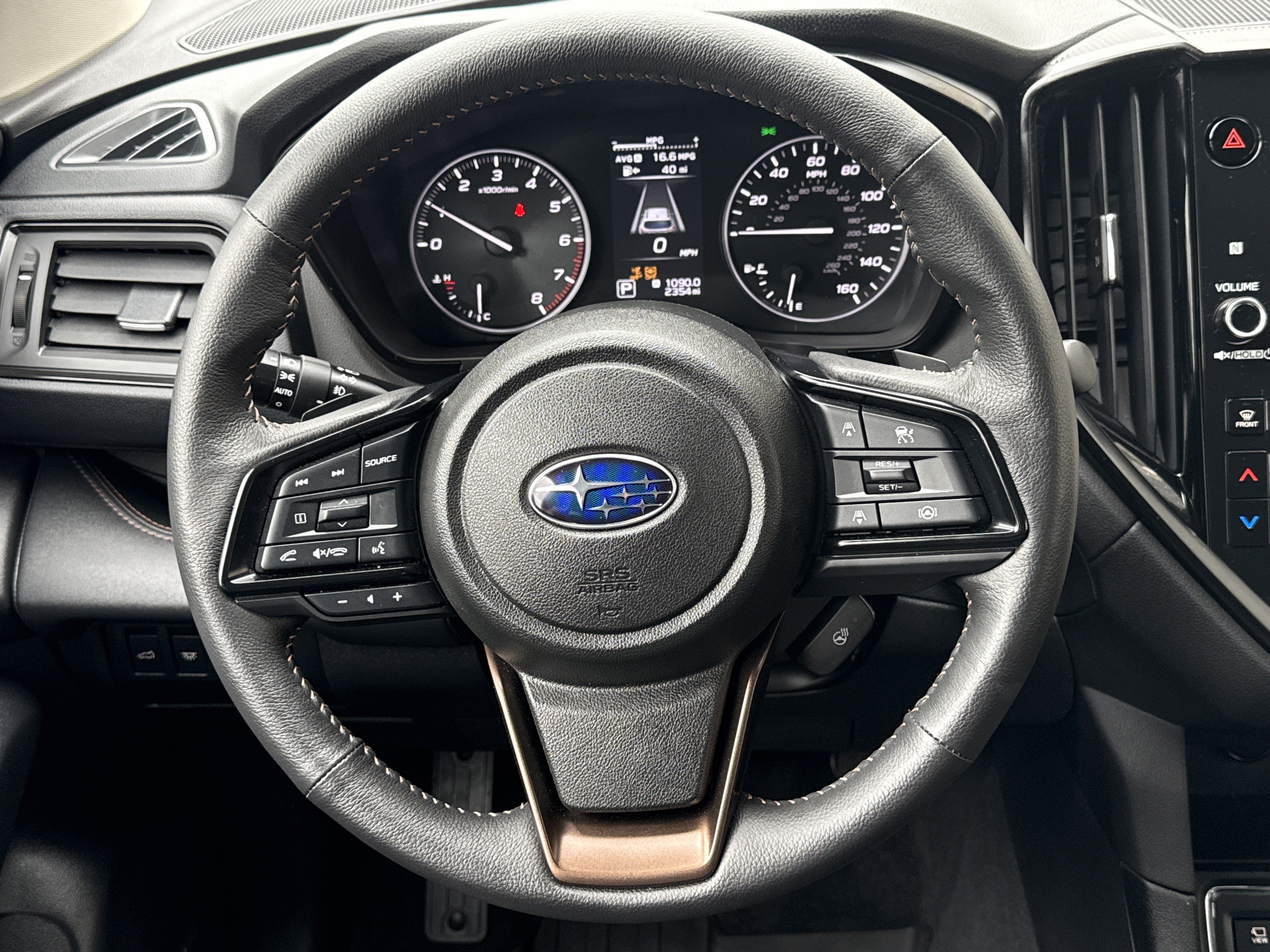 Used 2025 Subaru Ascent Bronze Edition image 10