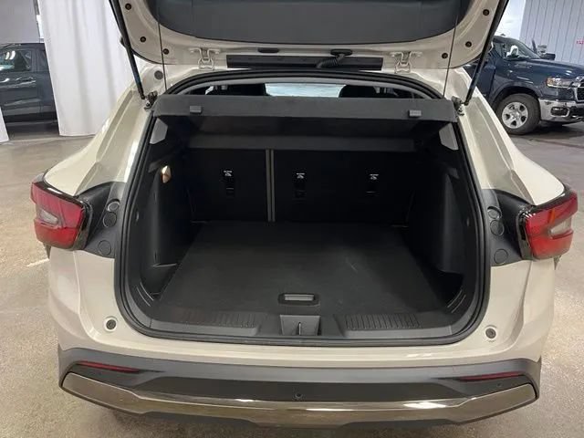 New 2026 Chevrolet Trax ACTIV w/ Driver Confidence Package FWD image 11