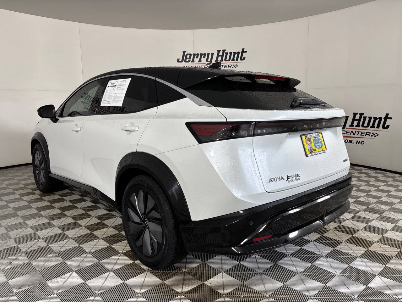 Used 2023 Nissan Ariya FWD image 6