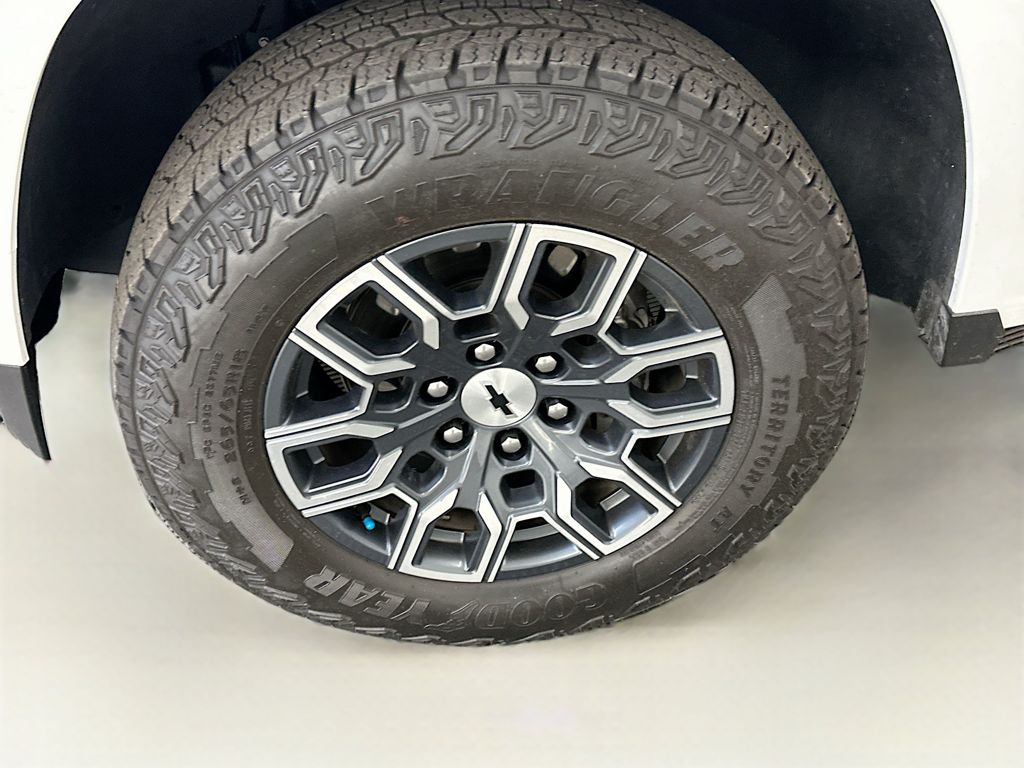 Used 2025 Chevrolet Colorado Z71 AWD/4WD image 11