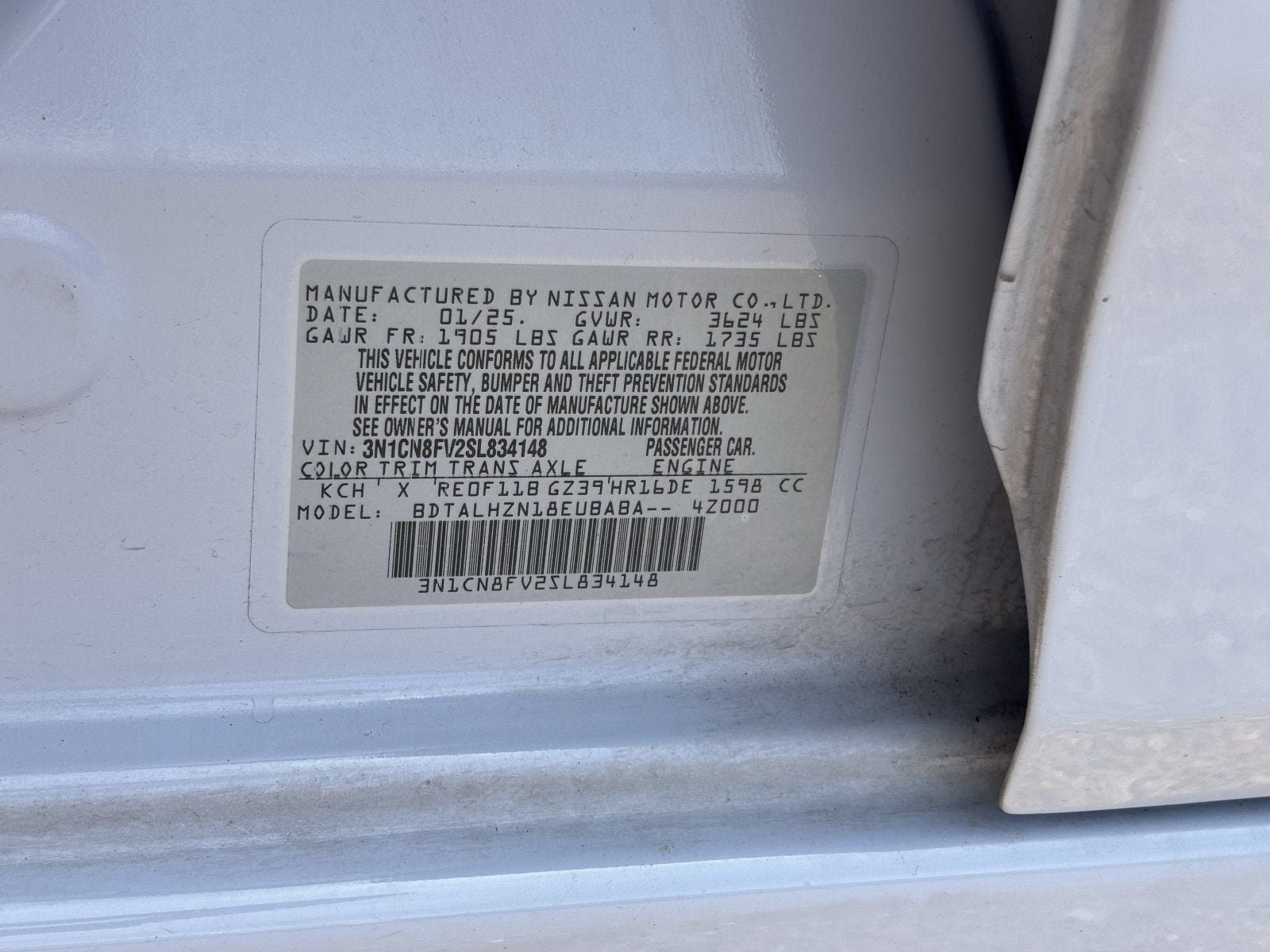 Used 2025 Nissan Versa SR FWD image 32